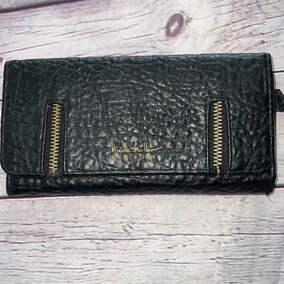 Nicole Miller wallet    - Picture 1 of 7